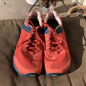 Altra Olympus 4 Trail Running Shoes WOMENS 11